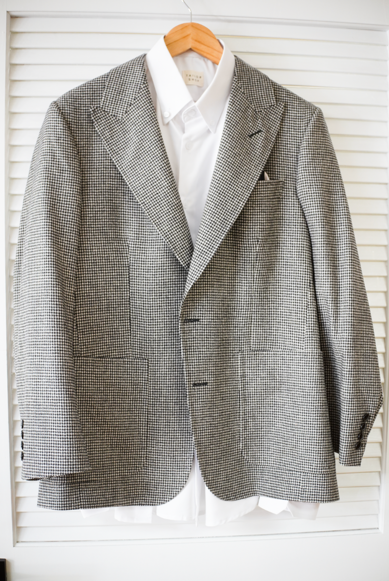 Black & White Houndstooth Peak Lapel Sport Coat