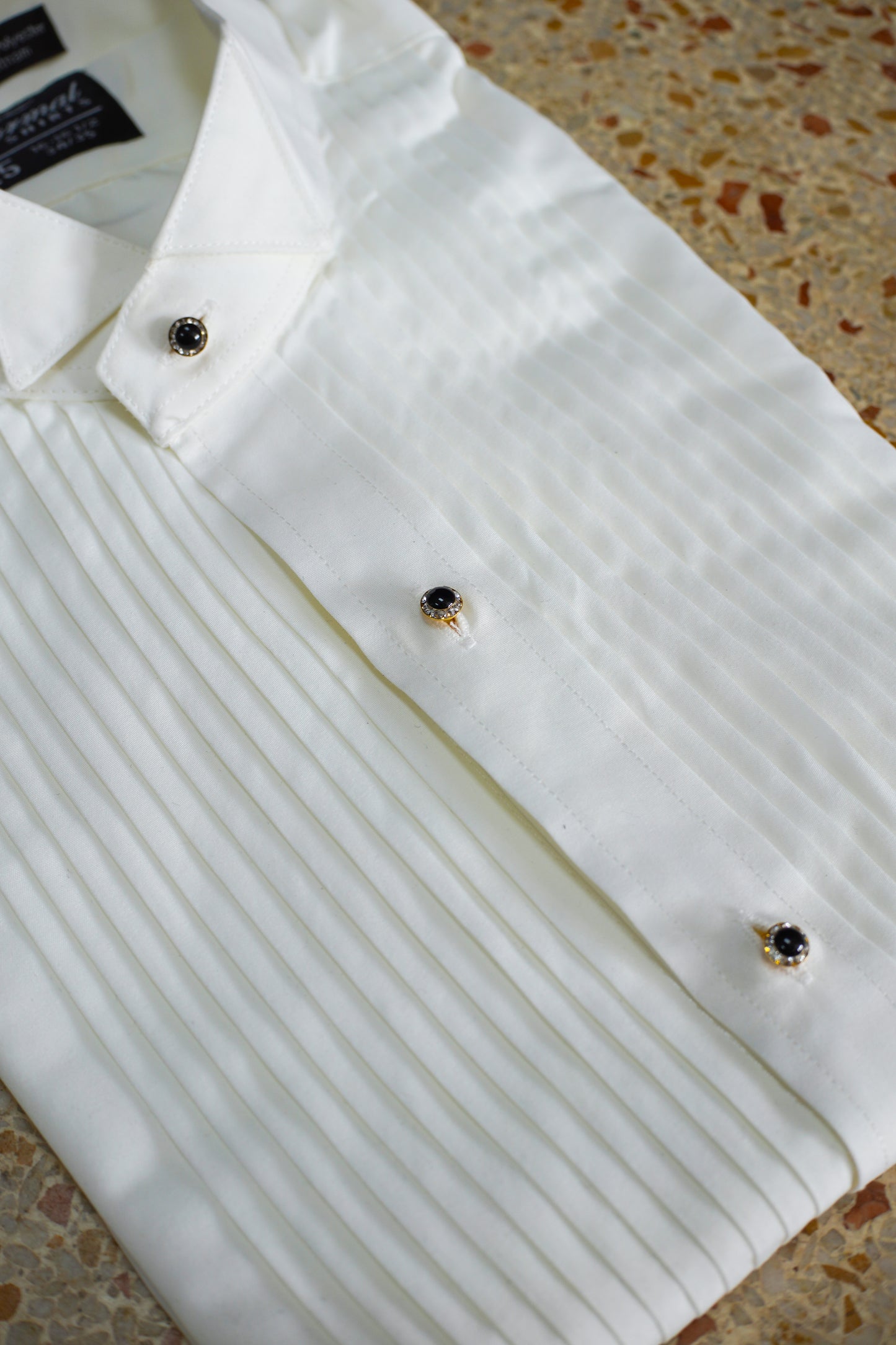 vintage dress shirt studs Lot of Assorted Vintage 1960s Stud Cufflinks and Dress Shirt Studs in Horseshoe Leather Case